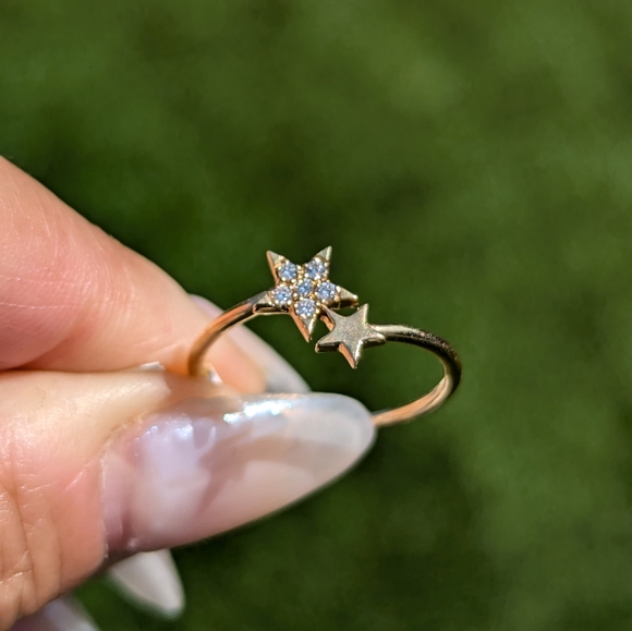 14K Yellow Gold Double Star Diamond Ring Band - Picture 3 of 10